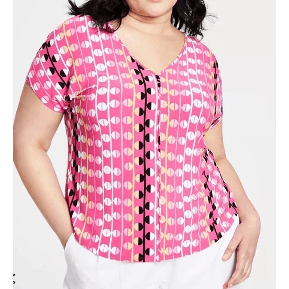 Bar III Women's Plus Size Seamed Printed V-Neck Short-Sleeve Top 2X